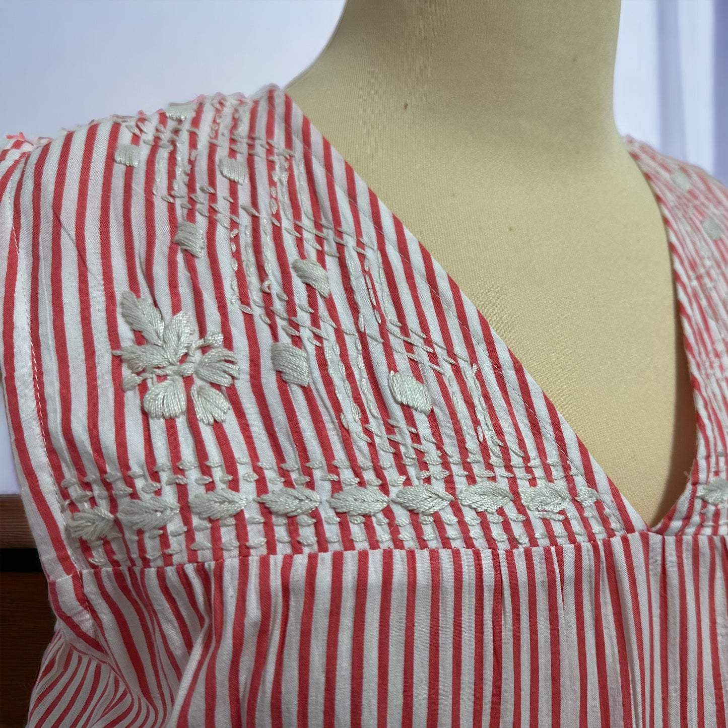 <LUMINE Collab> Stripe Block Wide Dress with Lucknow Embroidery - ストライプブロックプリントの刺繍ワイドワンピース