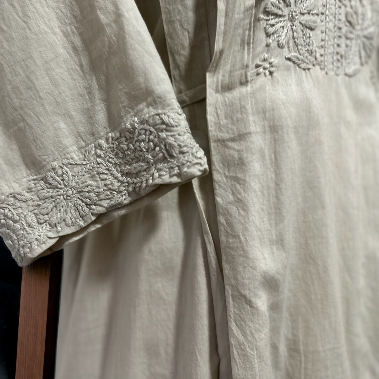 Lucknow Embroidery Tuck Dress with Soft Indian cotton - ラクノウ刺繍のタックワンピース
