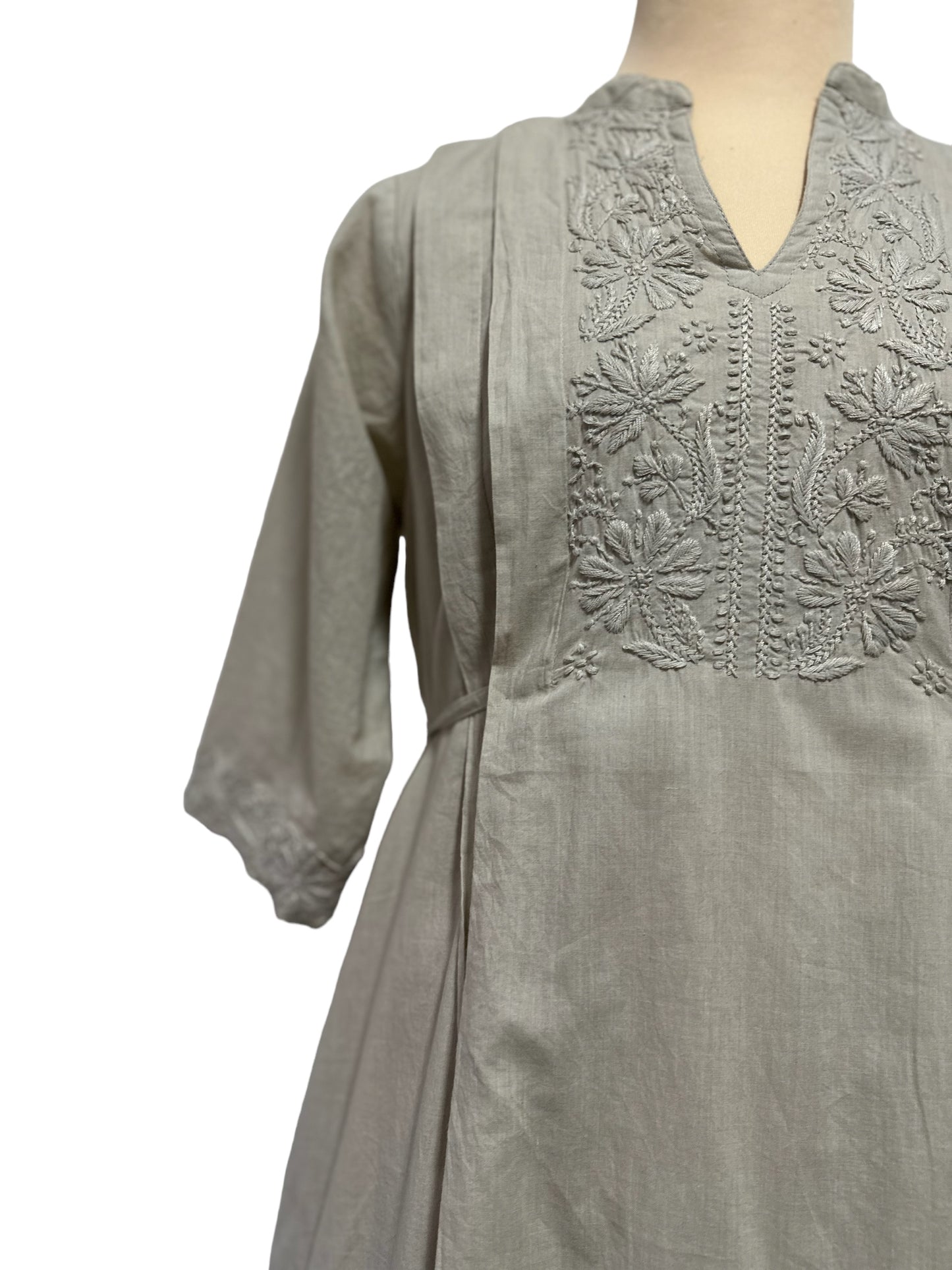 Lucknow Embroidery Tuck Dress with Soft Indian cotton - ラクノウ刺繍のタックワンピース