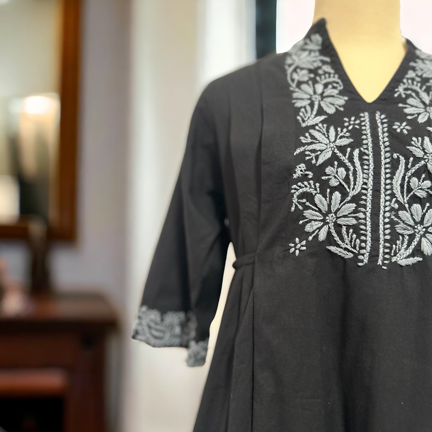 Lucknow Embroidery Tuck Dress with Soft Indian cotton - ラクノウ刺繍のタックワンピース