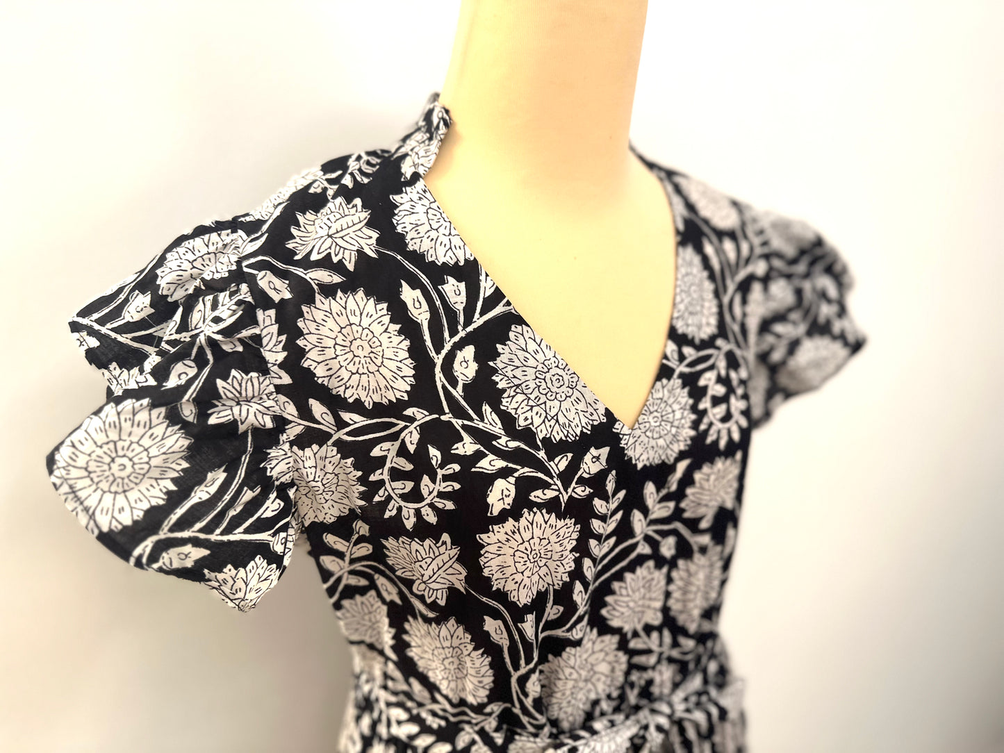 Design B /Frilled sleeve long dressフリルスリーブワンピース