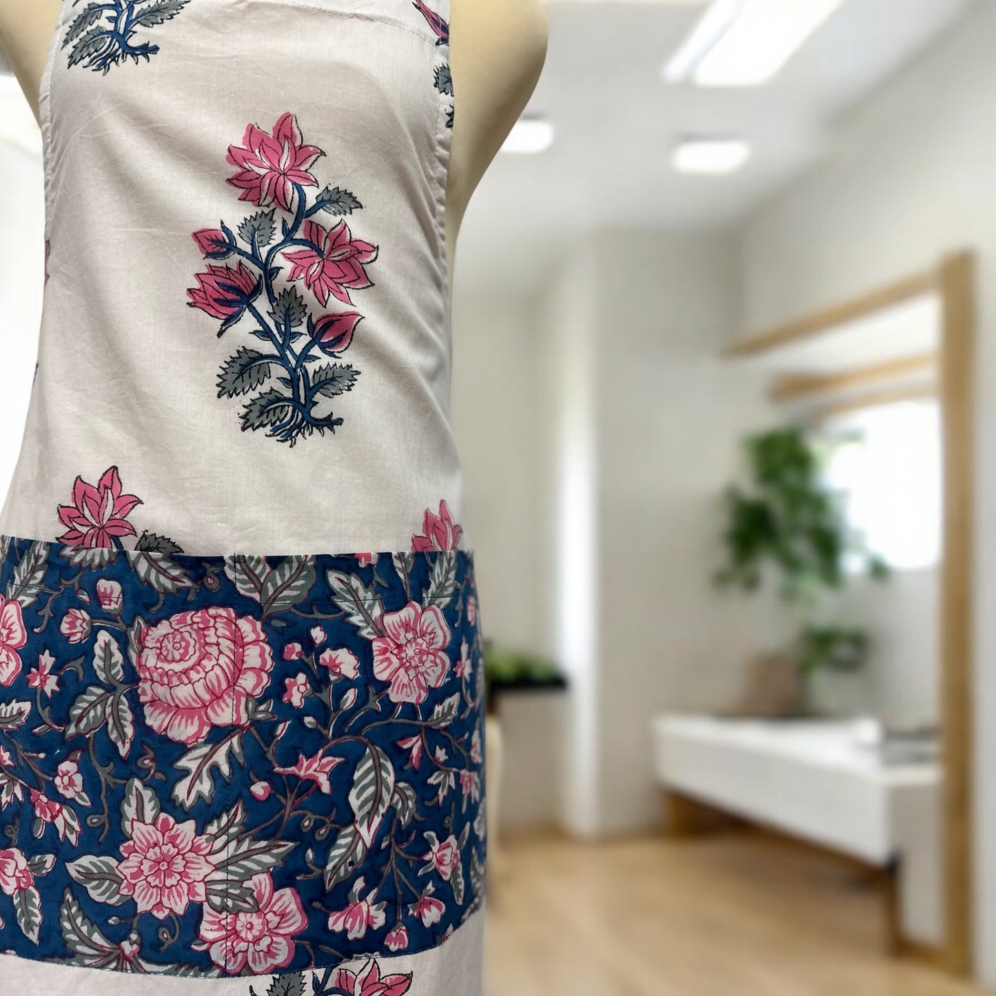 NEW ! Block Print Apron ブロックプリントのエプロン